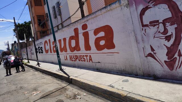 Rótulos de Morena continúan plasmados a favor de la candidata presidencial Claudia Sheinbaum en bardas de la alcaldía Iztapalapa, a pesar de que el INE ordenó borrarlas