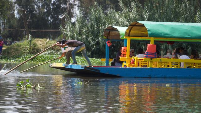 Remeros en Xochimilco