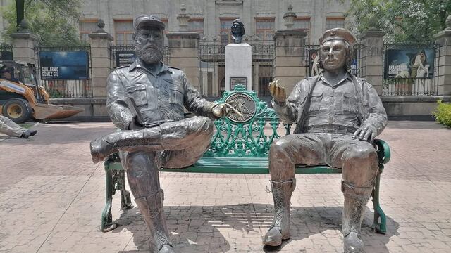 Cubanos en México preparan mitin para exigir regreso de estatuas del Che Guevara y Fidel Castro