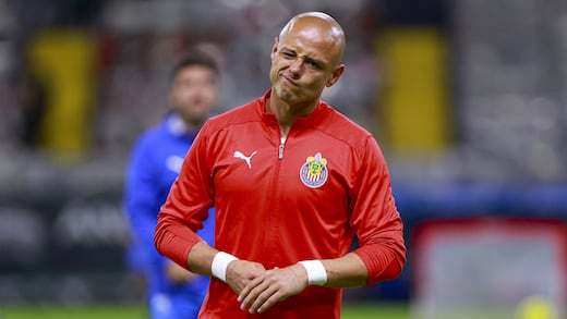 ¿Su último Clásico Nacional? Revelan que Chicharito saldría de Chivas para irse a jugar a Inglaterra