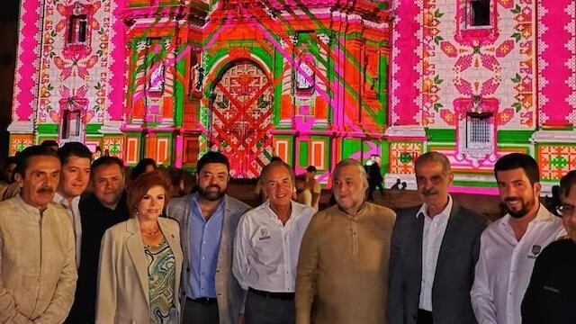 El gobernador Juan Manuel Carreras y Miguel Torruco (centro) en la clausura de la Fiesta de Luz.