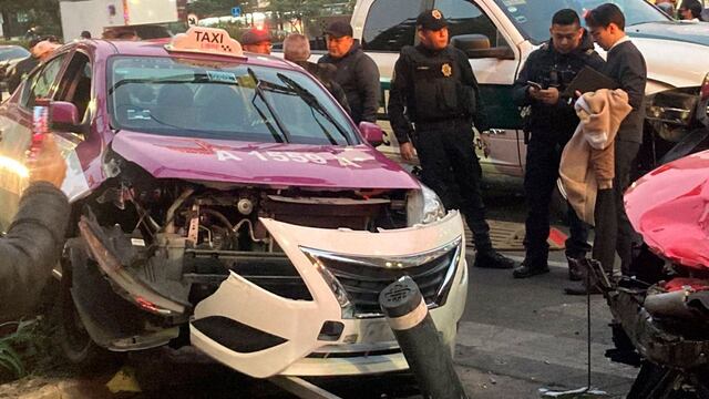 Patrulla de CDMX choca con auto tras llegar como apoyo por otro accidente