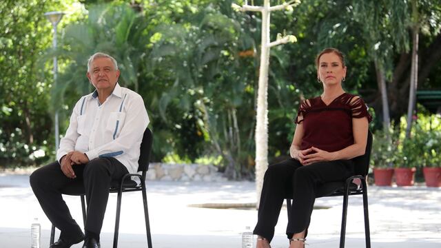 AMLO y Beatriz en Acapulco