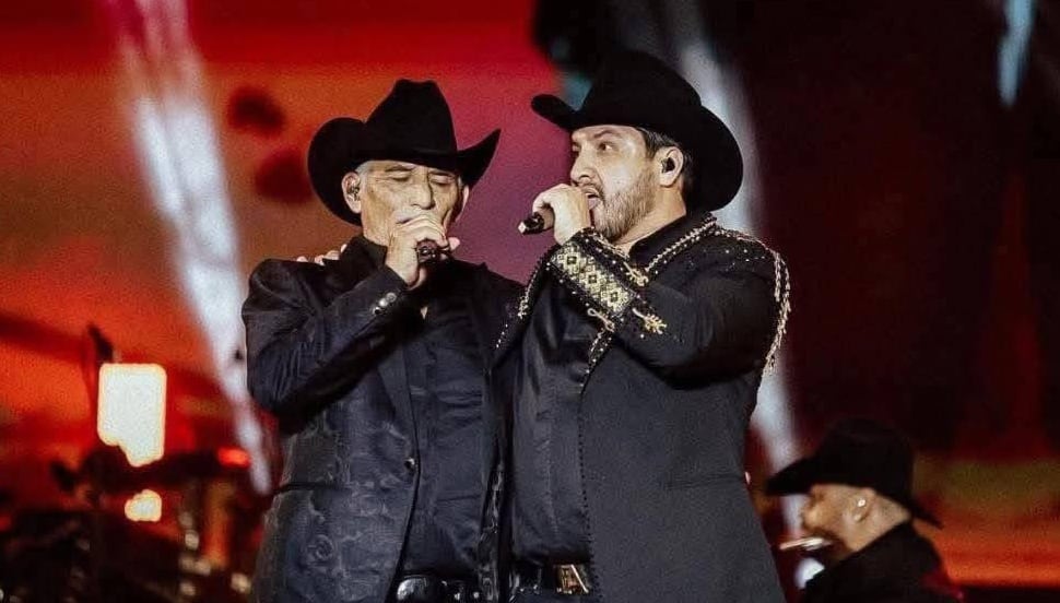 Julión Álvarez y su papá, César Álvarez Villalpando
