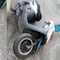 VIDEO: Un plátano lo hizo caer de su moto y en TikTok se disculpa por no aprender nada de Mario Kart