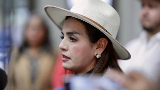Grecia Quiroz revela retrato de Carlos Manzo