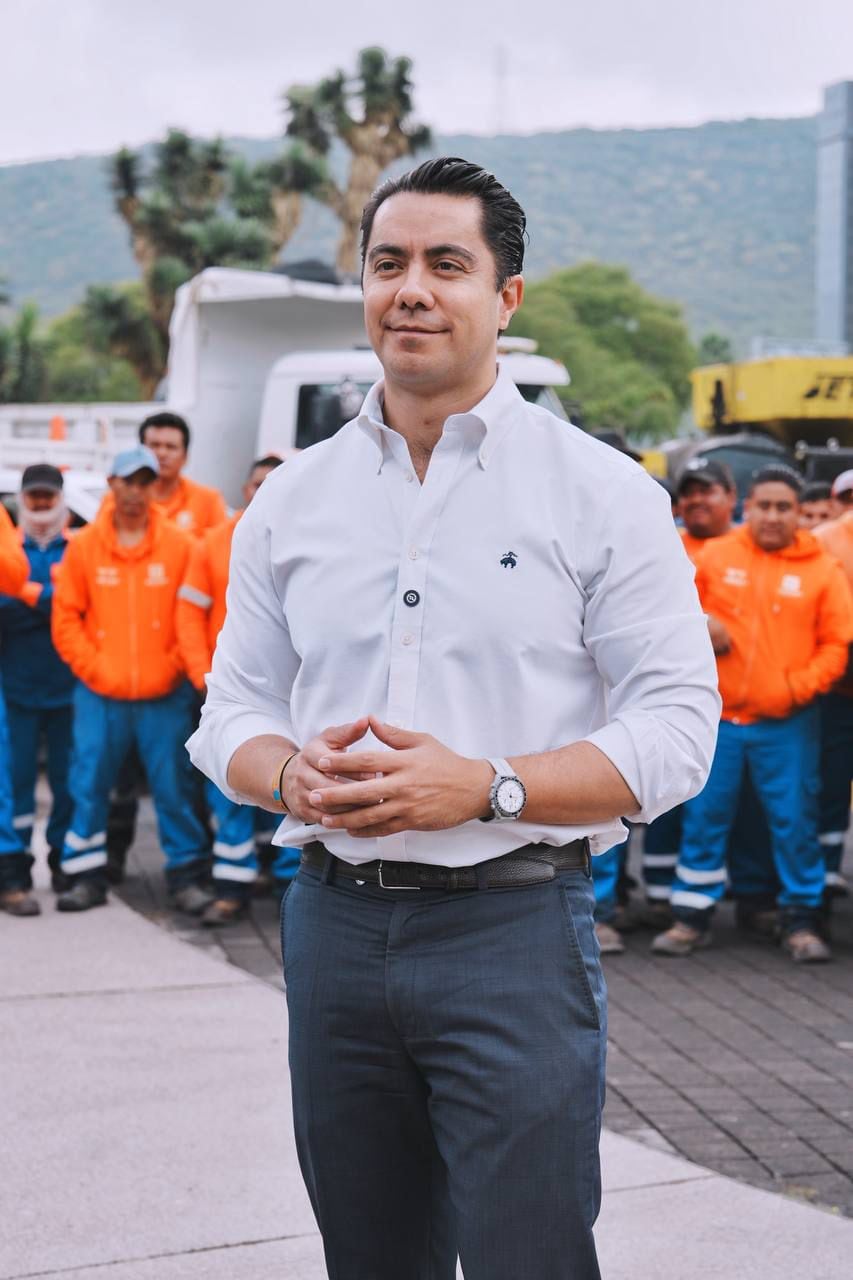 Felifer Macías anuncia propuesta para atender reportes de baches en vialidades.
