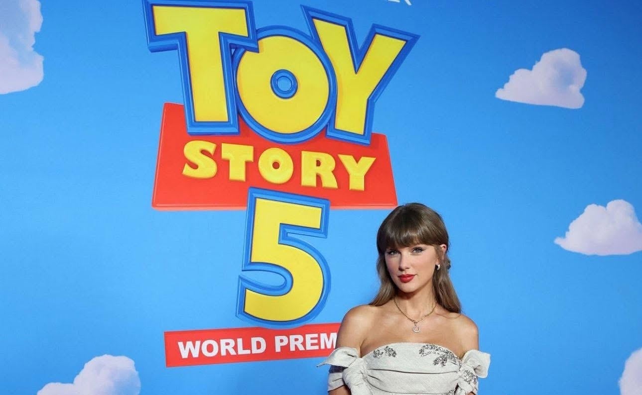 Taylor Swift canta en vivo en el estreno mundial de Toy Story 5