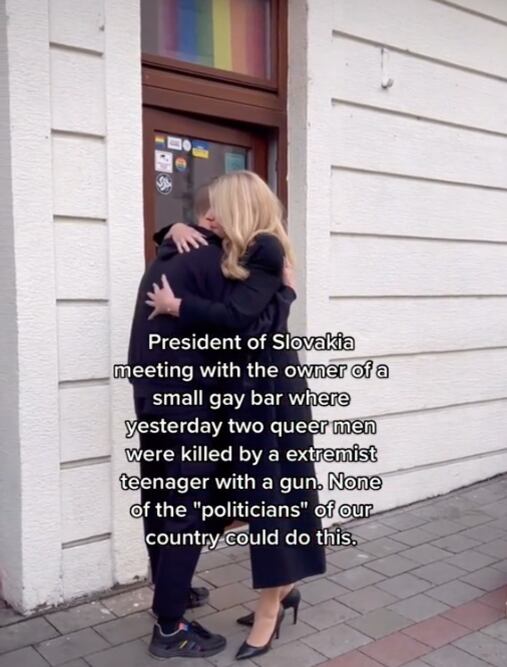 Presidenta de Eslovaquia consuela a dueño de bar