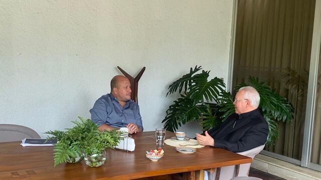 Enrique Alfaro y el cardenal de Guadalajara, Francisco Robles