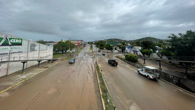Colonias de Mazatlán sin luz por huracán Pamela