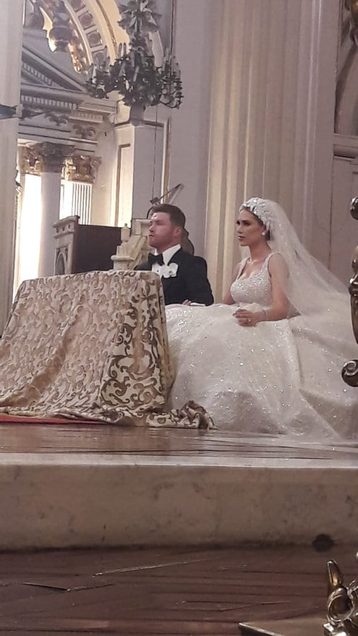 Canelo Álvarez y Fernanda Gómez
