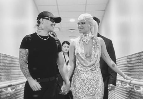 Karol G acudió a los Premios  Billboard: Woman In Music 2024 acompañada de Feid