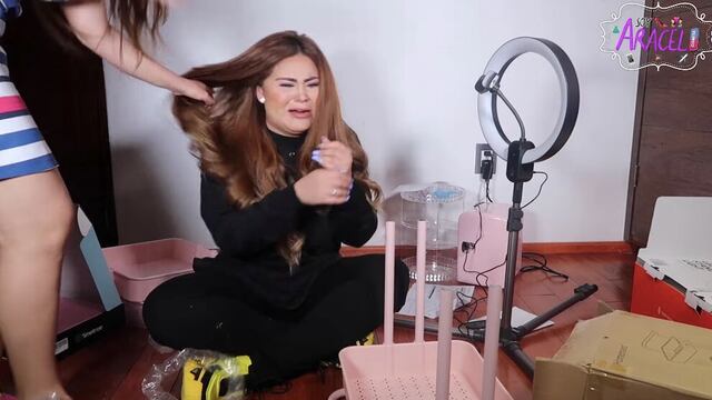 Gomita rompe en llanto