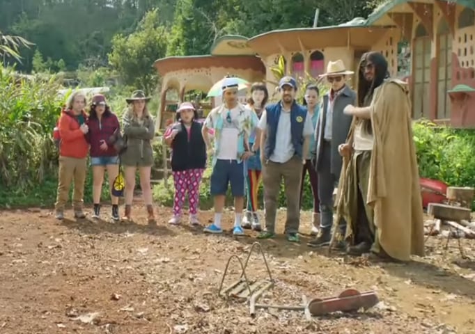 Escena de 'Mirreyes contra Godínez 2: El retiro'