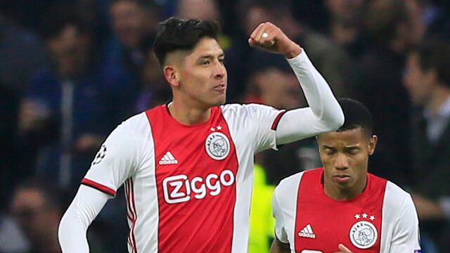 Edson Álvarez celebra su gol con el Ajax