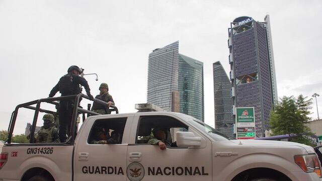 Una patrulla de la Guardia Nacional recorre calles de la capital del país.