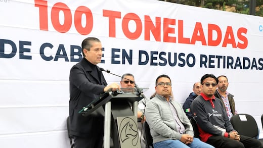 Giovani Gutiérrez informa que en Coyoacán se han retirado 100 toneladas de cableado en desuso