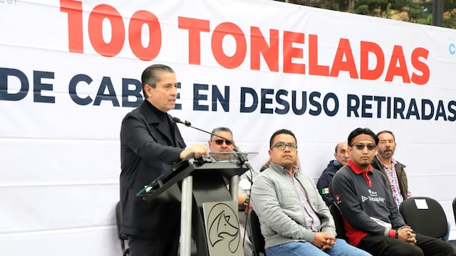 Coyoacán retira 100 toneladas de cableado en desuso