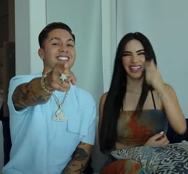 Juan de Dios Pantoja y Kimberly Loaiza