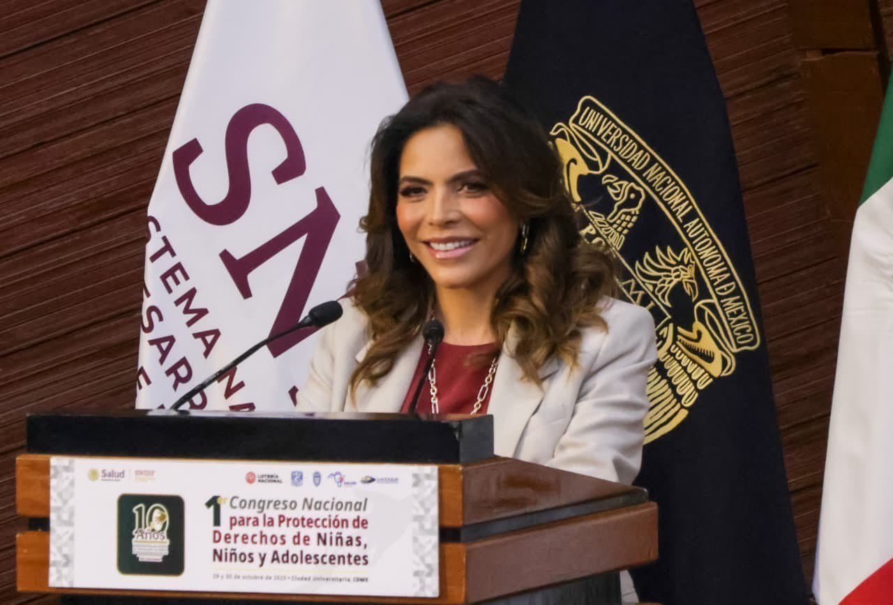 Olivia Salomón devela billete conmemorativo de los 10 años de la PFPNNA.