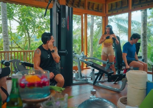 Bárbara de Regil cuenta en Secretos de Parejas que fue acosada por Memo del Bosque.