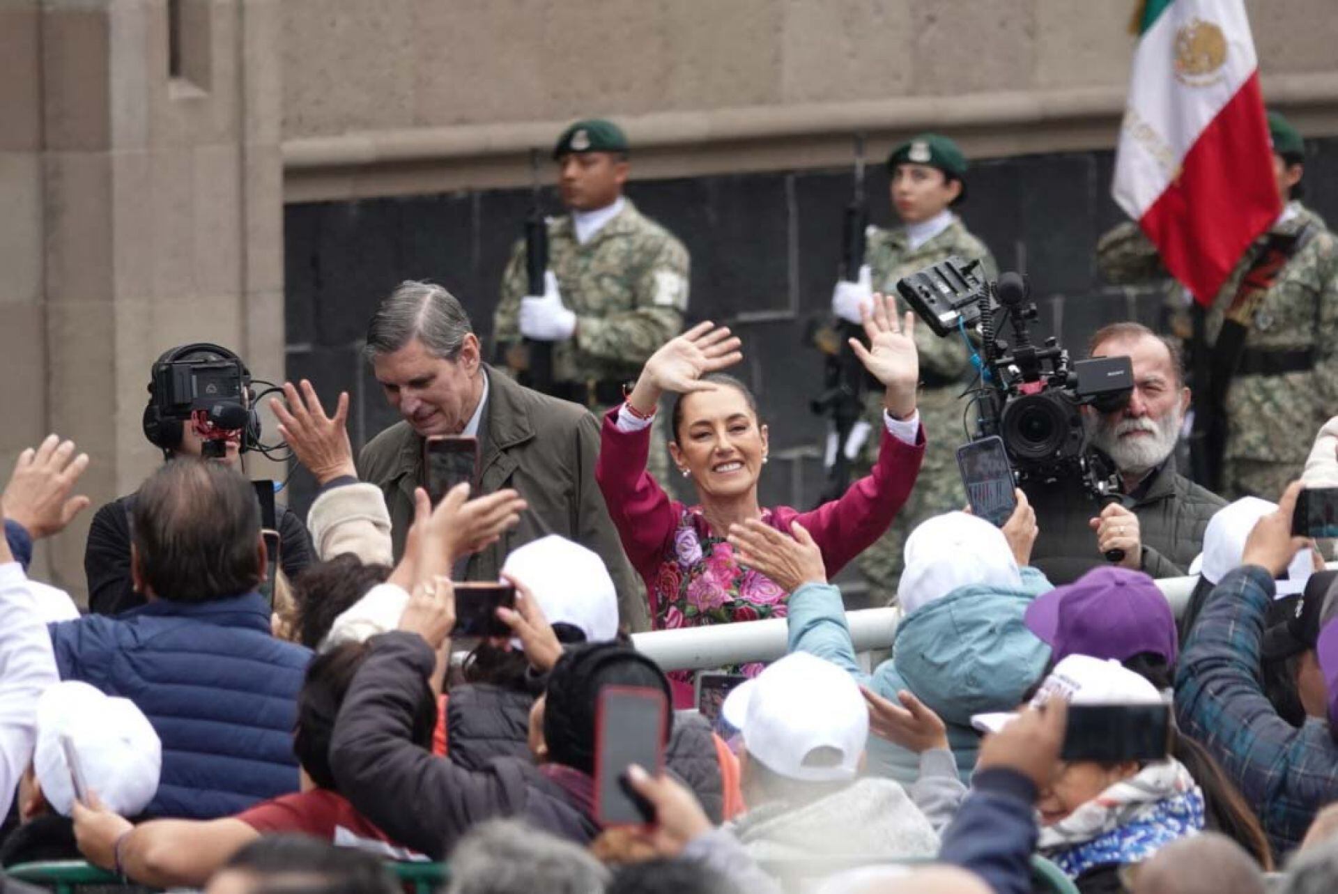 Claudia Sheinbaum, presidenta de México durante su llegada al Zócalo capitalino