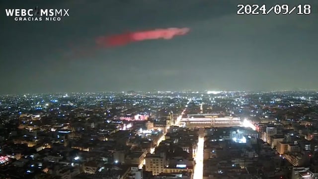Extraño objeto volando cerca de la Torre Latinoamericana en CDMX