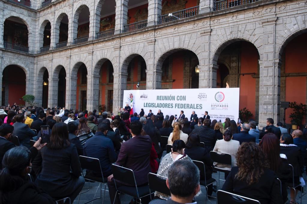 Reunión de AMLO con legisladores