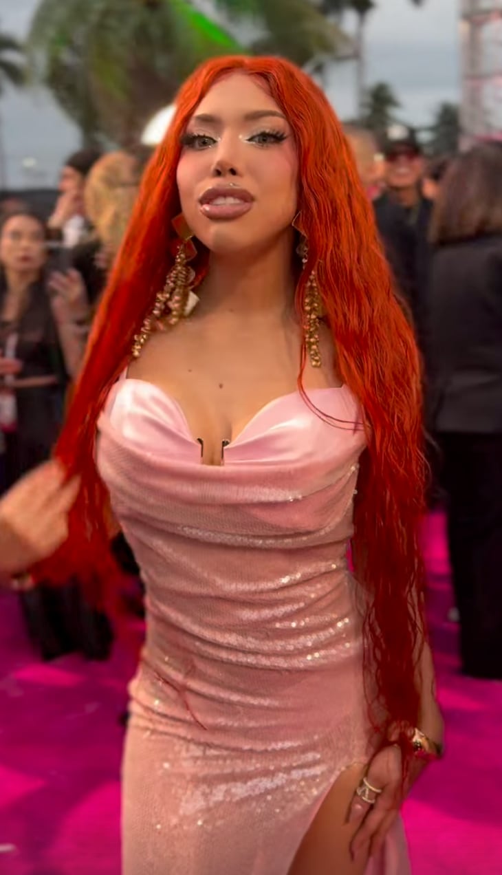 Yeri Mua devoró en Premios Lo Nuestro 2025