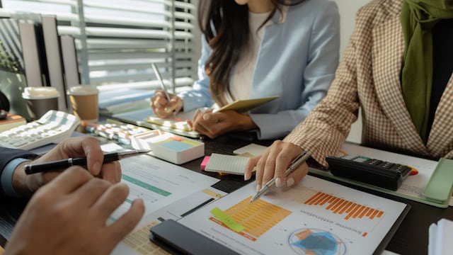 Invertir vs. Apostar: La Importancia de la Asesoría Financiera en México