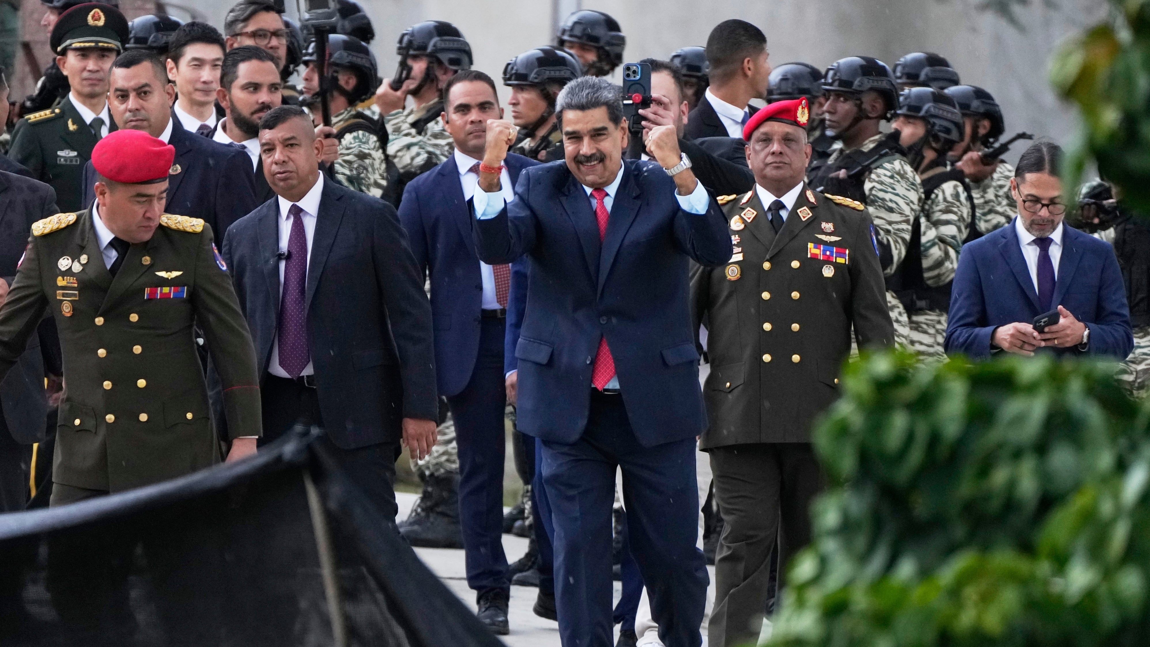 Nicolás Maduro reitera defensa de Venezuela ante barcos y submarino nuclear de Estados Unidos