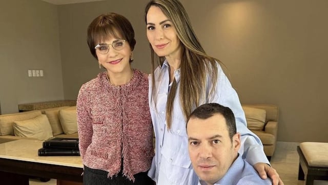 André Marín y su esposa Patty Arreola junto a Paty Chapoy