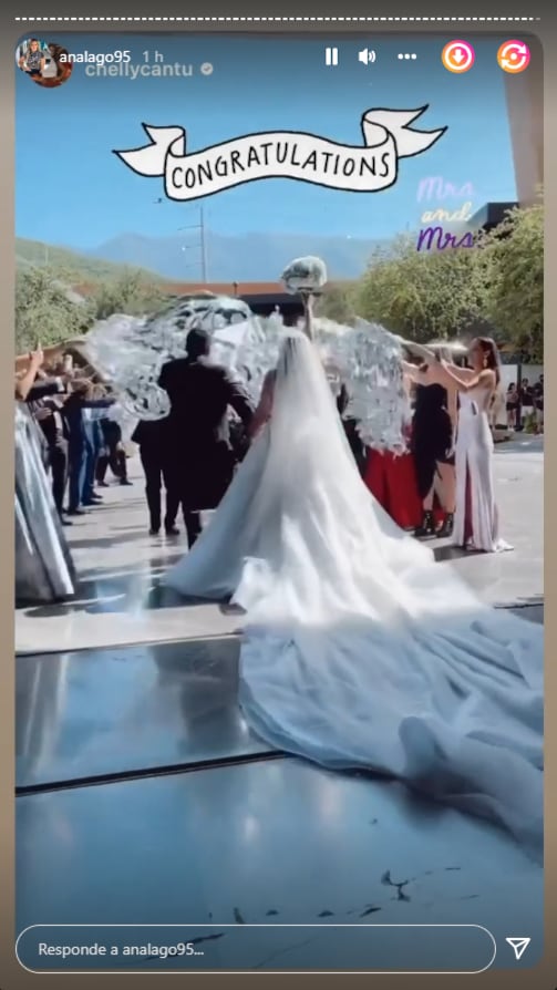 Ana Lago y su esposo Édgar Alejandro Santana saliendo de la iglesia