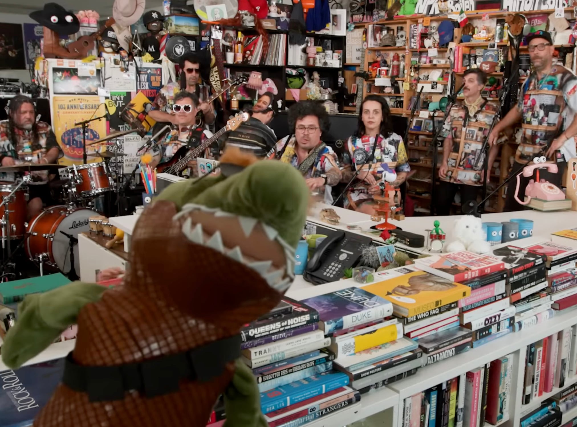 31 minutos se burla del ICE en su Tiny Desk