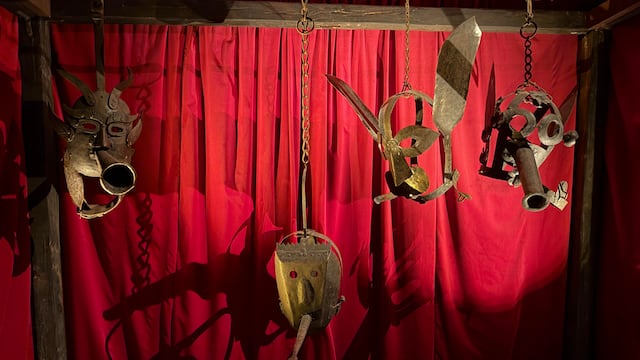 De las máscaras de la vergüenza a la democracia como derecho humano