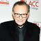 Larry King no murió de coronavirus, aclara su viuda Shawn Southwick