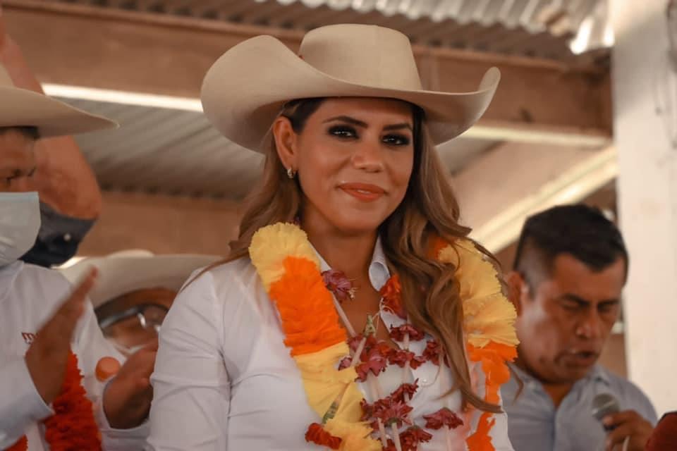 Evelyn Salgado en campaña para la elección en Guerrero.