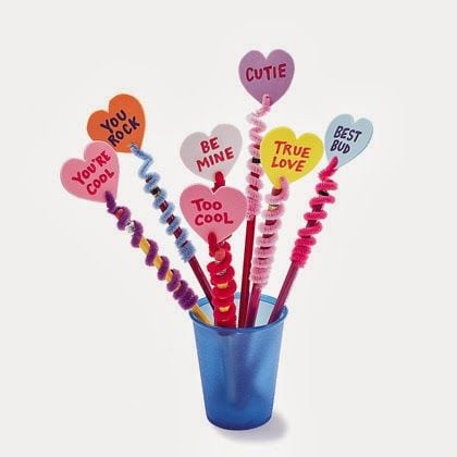 5 ideas de plumas decoradas para el 14 de febrero que puedes hacer tú mismo