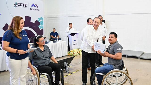 Alfonso Durazo en graduación del Centro de Capacitación y Talento Empresarial CCTE Tetakawi
