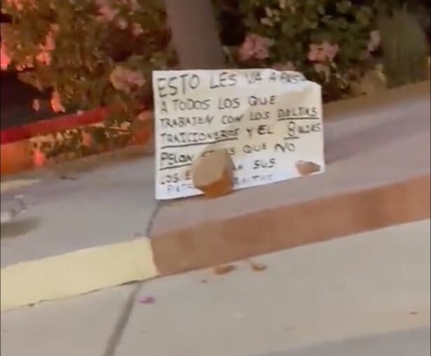 Narcomensaje abandonado junto a hombre quemado vivo