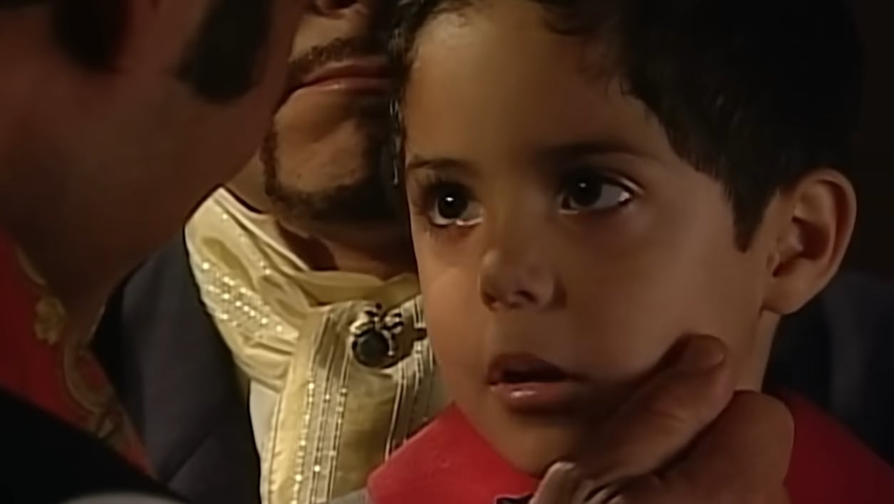 Alex Flores, el hijo de Adela Noriega en Amor Real