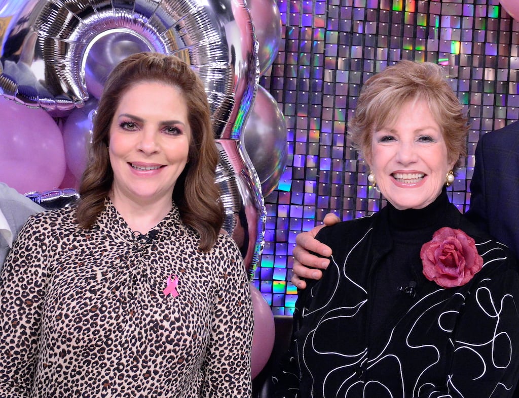 Ana María Alvarado y Maxine Woodside