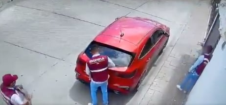 presuntos militantes de Morena roban en un Oxxo y autopartes/captura de video