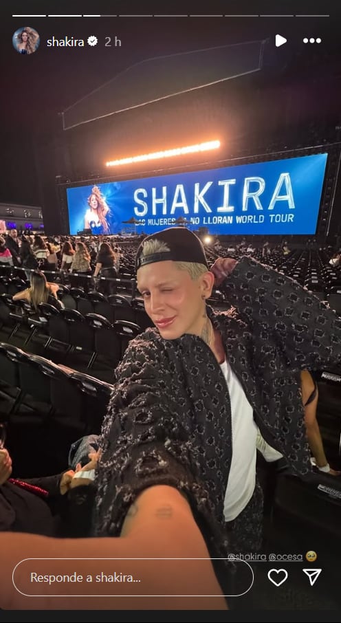 Kunno en el concierto de Shakira