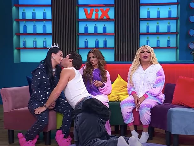 Mauricio Garza besa a Paola Durante