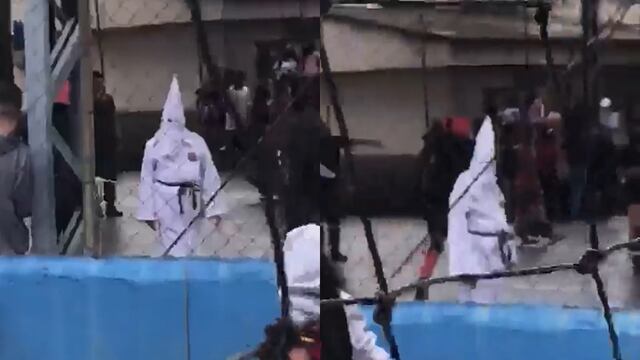 Profesor se disfrazó de Ku Klux Klan