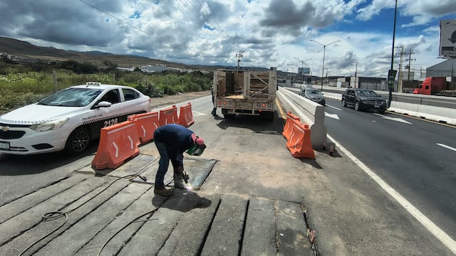 Seduvop repara válvula de El Realito en Circuito Potosí