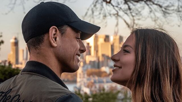 ‘Chicharito’ y Sarah Kohan.