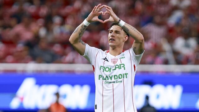 Chicote Calderón festejó el gol que le hizo a Chivas en el Estadio Akron